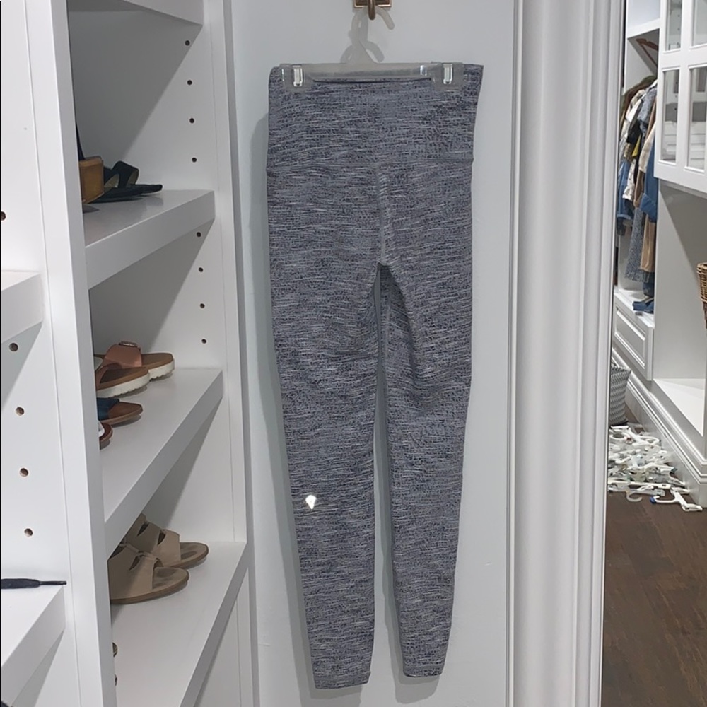 Girl’s Ivivva Heather Grey Leggings Size 10